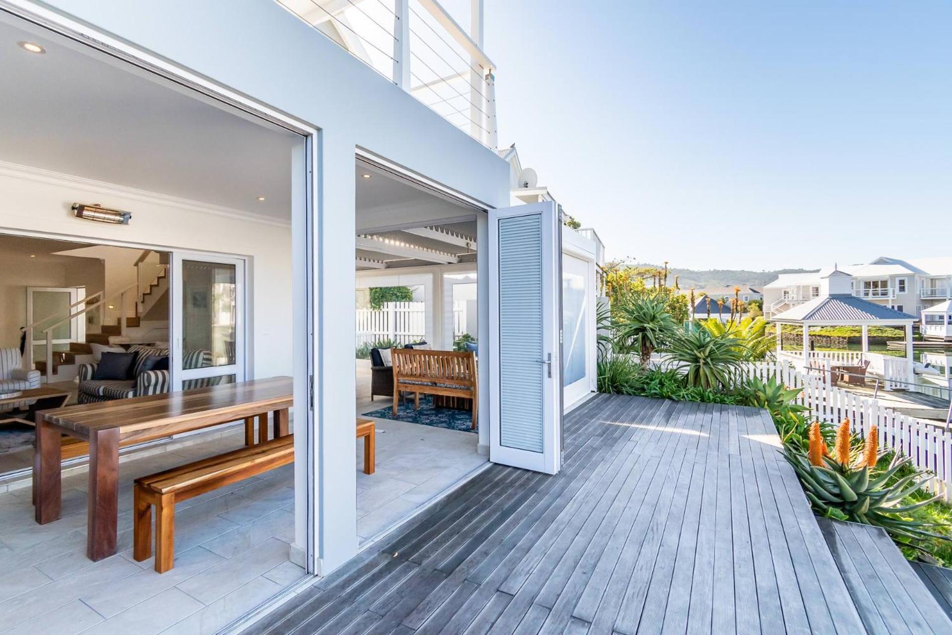 Easy Canal Living On Thesen Islands Holiday home *